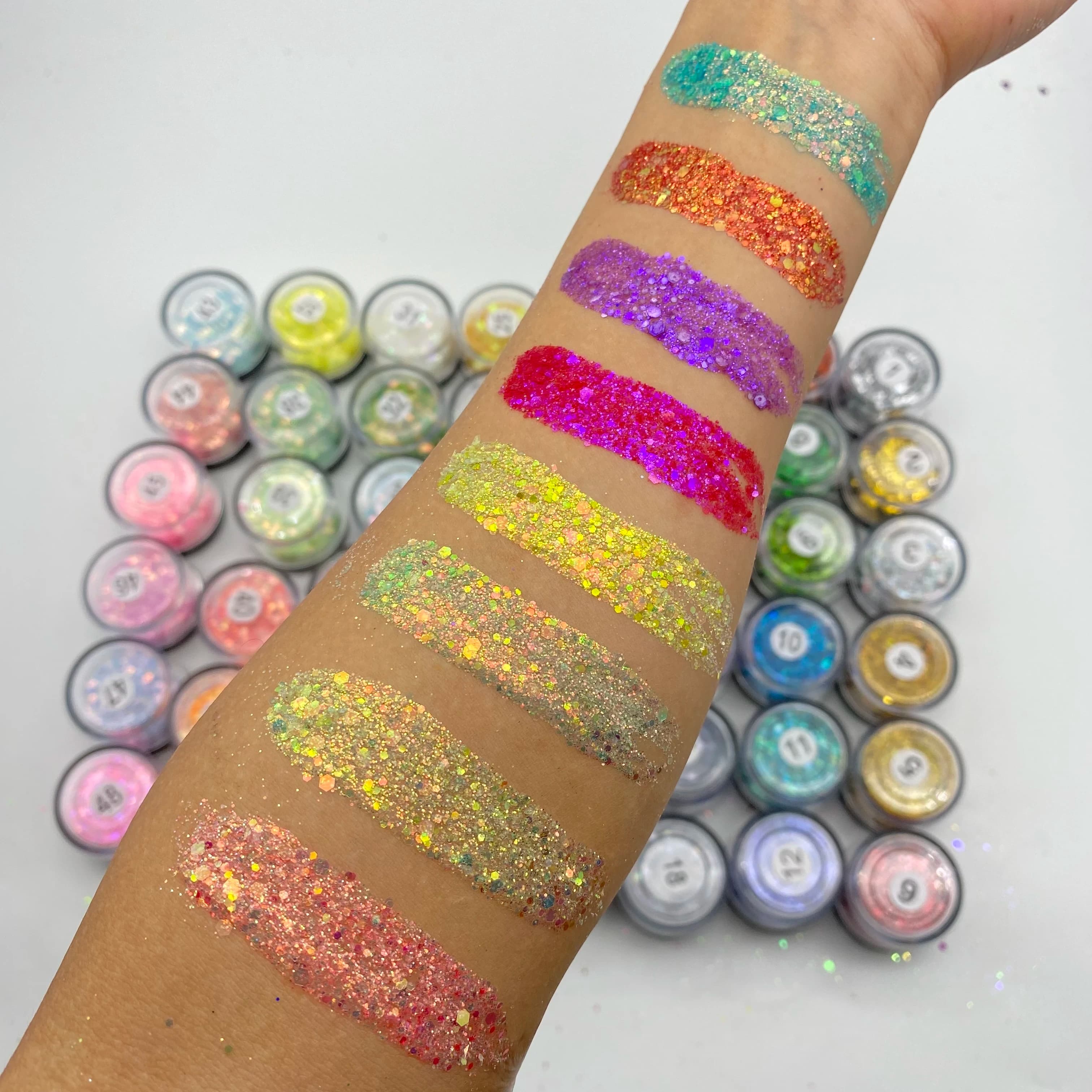 Glitter Supplier Customizes High Pigment Custom Glitter Vegan Eyeshadow Makeup Cosmetic Eyeshadow Body Face Glitter Hair Gel Glitter Gel Eyeshadow Formulation
